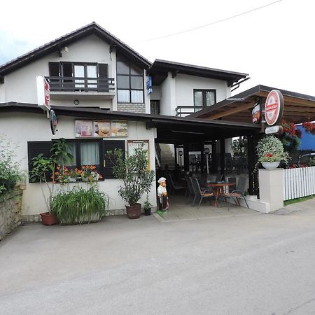 Bed And Breakfast Victoria Ogulin Eksteriør billede