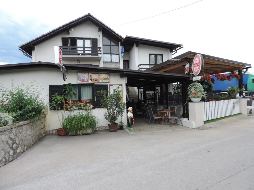 Bed And Breakfast Victoria Ogulin Eksteriør billede